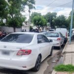 BORRACHO IBA EN CONTRAMANO, FRENÓ Y SE DURMIÓ (CON EL AUTO EN MARCHA)