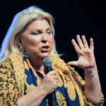 CARRIÓ MANIFESTÓ SU ”MÁS ABSOLUTO RECHAZO Y HONDA PREOCUPACIÓN” POR LOS AGRAVIOS DE MILEI