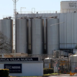 NESTLÉ FRENÓ LA PRODUCCIÓN EN SU PLANTA DE CÓRDOBA Y OBLIGÓ A SU PERSONAL A TOMAR VACACIONES