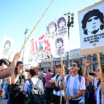 JUBILADOS Y MILITANTES OPOSITORES MARCHARON AL CONGRESO, SIN LOS INCIDENTES DE LA SEMANA ANTERIOR
